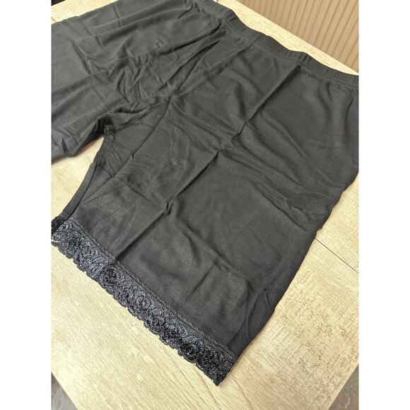 Set of 2 CnlanRow Women's Lace Trim Short Women's Size XL - Picture 4 of 8